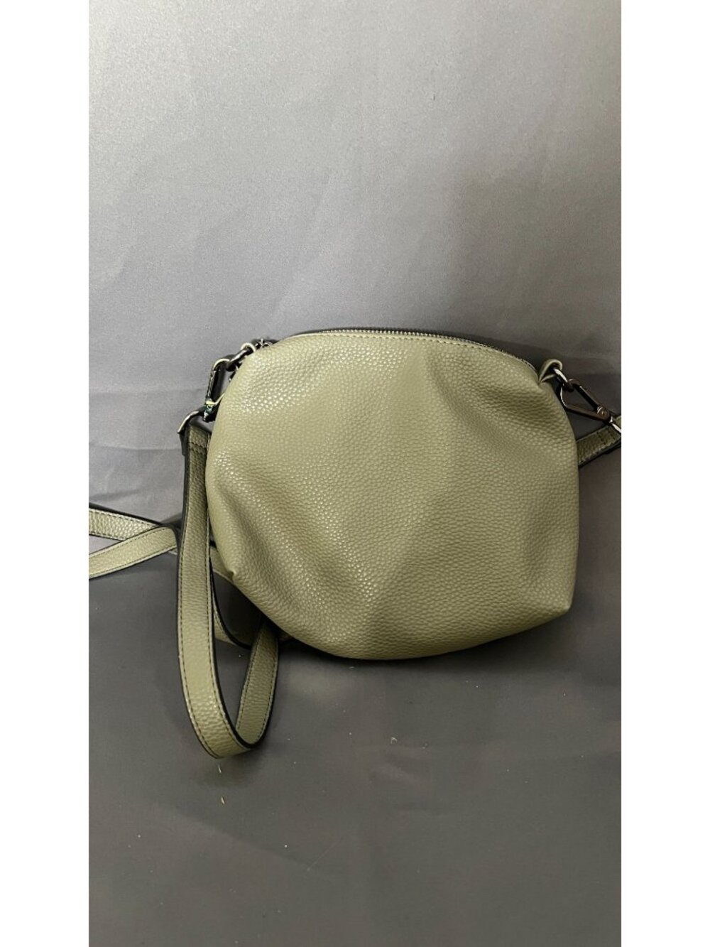 Steve Madden Green Pebbled Leather Crossbody Bag With Adjustable Strap - Picture 3 of 7